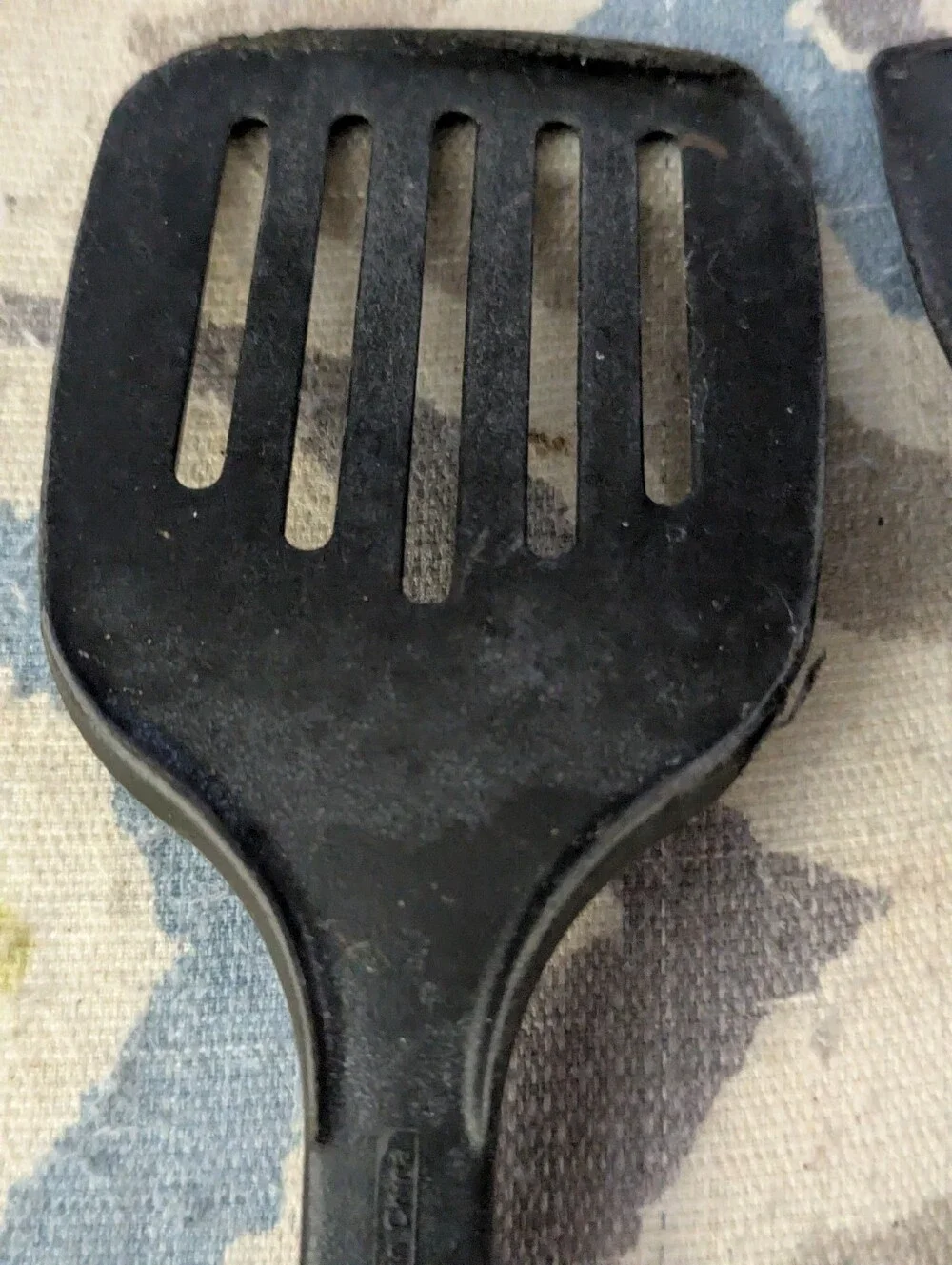Chefmate Brand cooking utensils, a slotted turner and a solid spatula Black